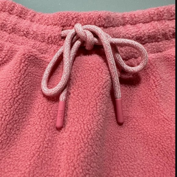 NWOT UGG PETRIA SHERPA SHORTS WOMENS PINK COZY FUZZY POCKETS SIDE SLIT / M - Picture 7 of 15